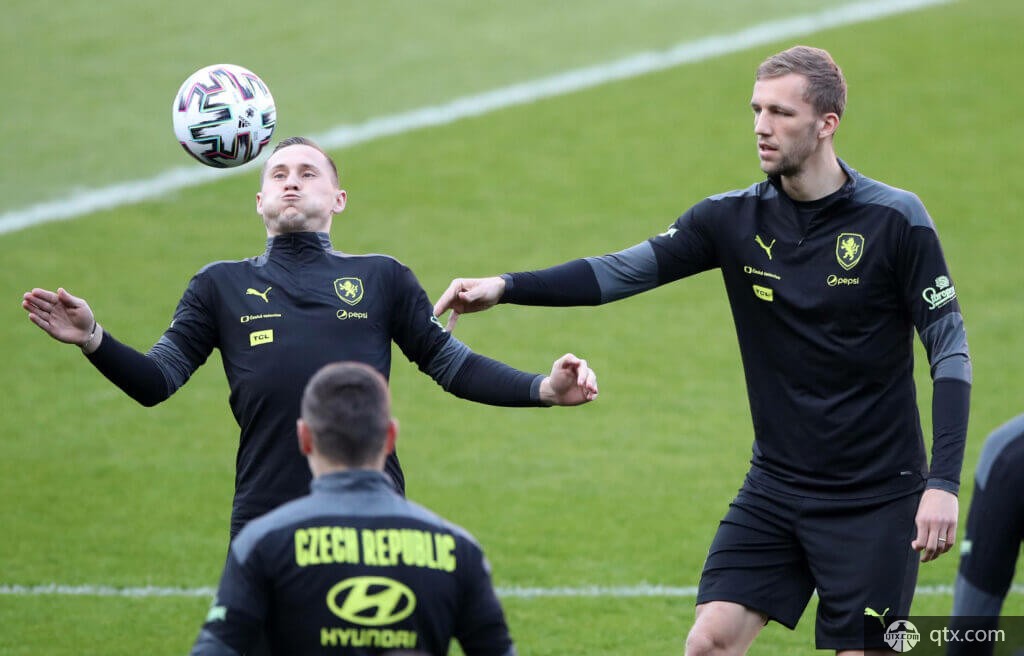 球迷对他寄 球迷对他寄