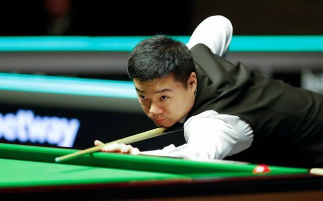 詹姆斯凭借 詹姆斯凭借